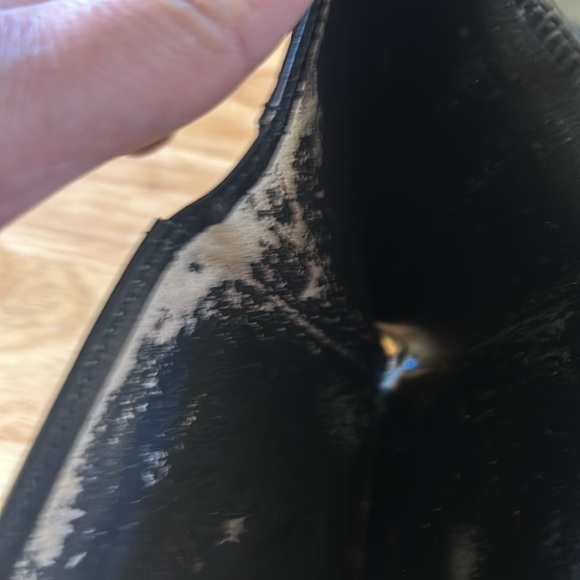 Louis Vuitton EPI SNAP WALLET - Picture 8 of 14